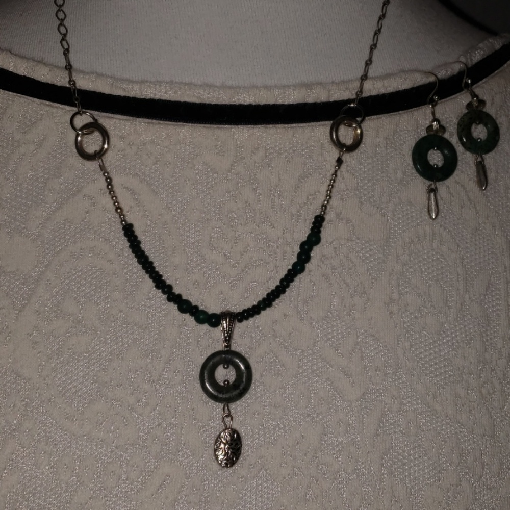 Hand lmade one of a kind earing and necklace set.